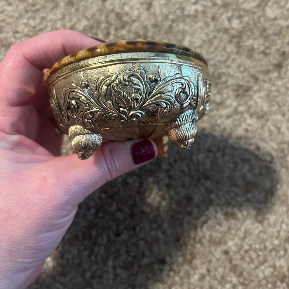 Seashell Trinket Box - Picture 3 of 8
